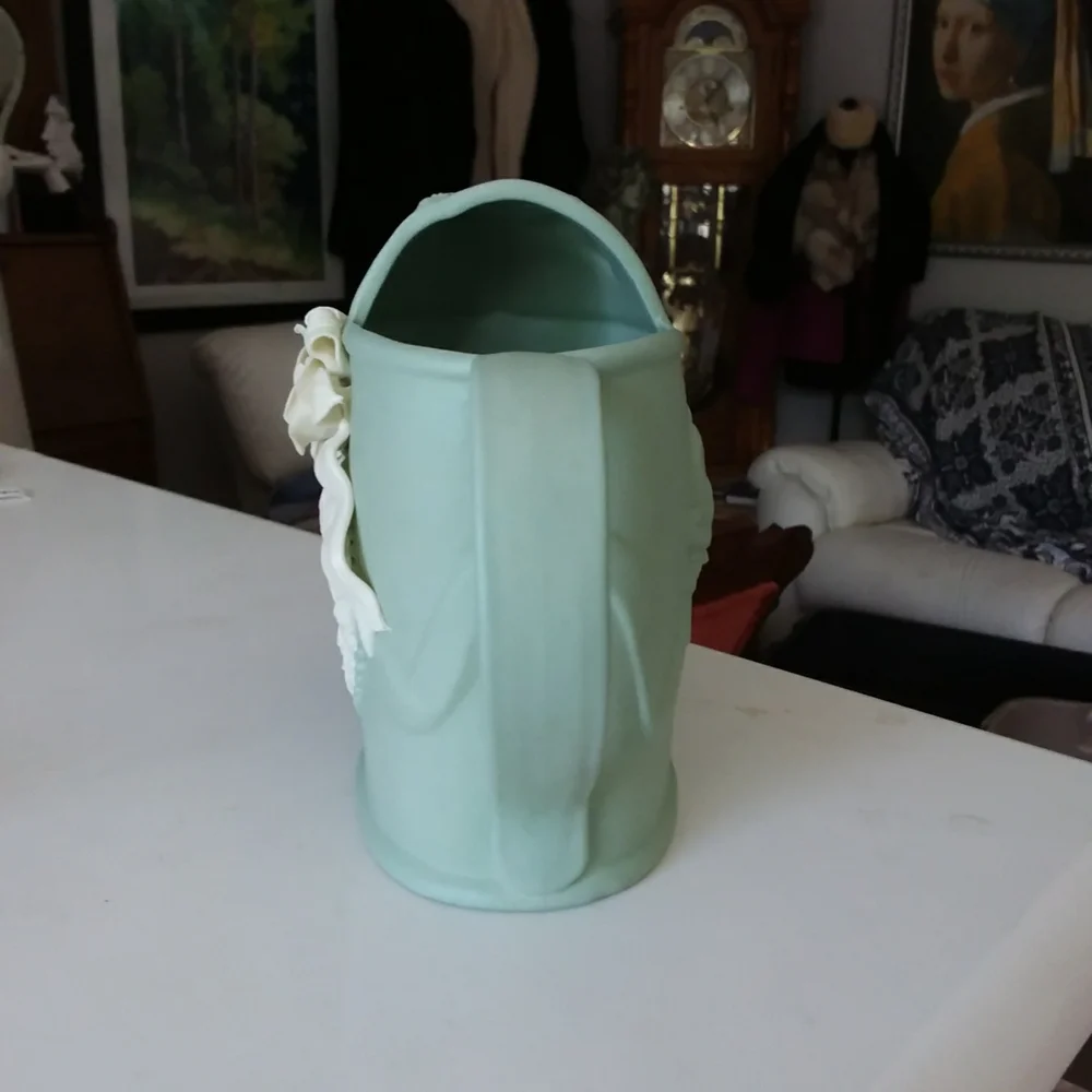 Stunning Porcelain Fully Functional Flower Watering Pot! - Picture 8 of 11